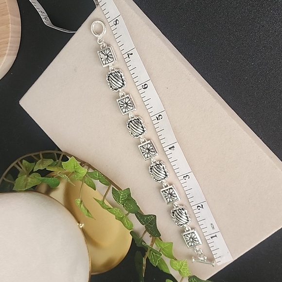 Silver Boho Design Link Bracelet Toggle Clasp - Picture 8 of 9